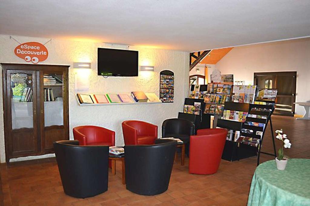 Отель Vvf Perigord Sorges-En-Perigord Экстерьер фото